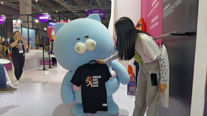 1626487859406188.jpg 小枕君看中一件衣服,无奈试穿失败 小.jpg